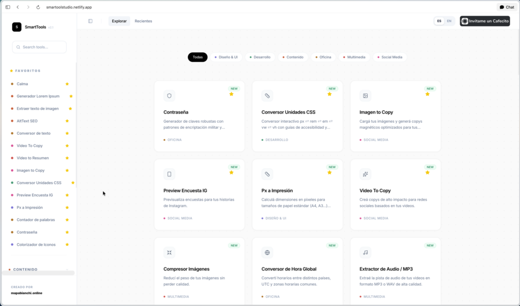 Captura de pantalla del sitio web SmartTools v2.1, un directorio de herramientas digitales en español, con una barra lateral de favoritos y una cuadrícula de 9 tarjetas de herramientas organizadas por categorías.